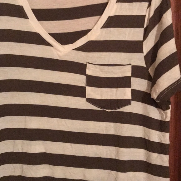 V Neck Tee - Picture 3 of 4